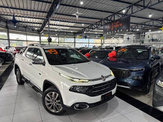 FIAT TORO 2.0 16V TURBO DIESEL RANCH 4WD AT9 FIAT TORO 2.0 16V TURBO DIESEL RANCH 4WD AT9